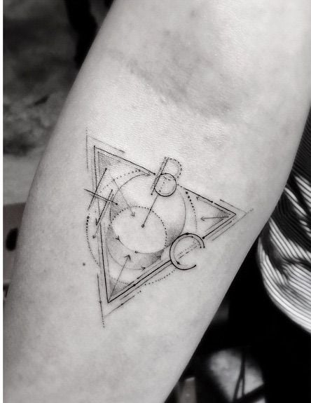 tatouage geometrique 12