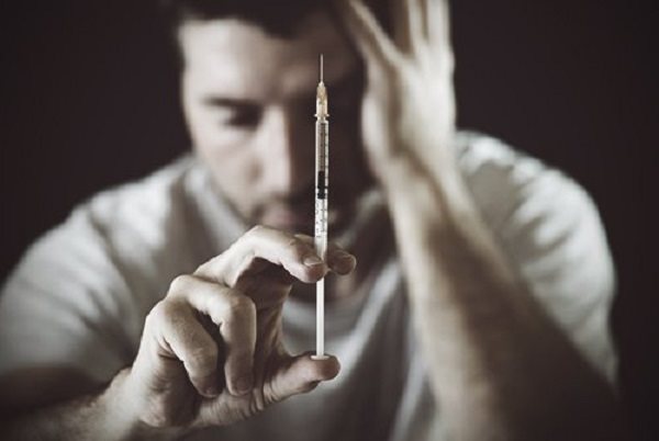 15 conséquences de la consommation de drogue (sur votre esprit et votre organisme)