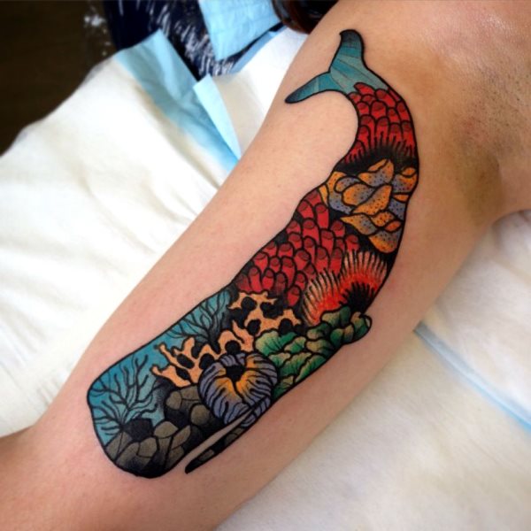 Que symbolise une baleine sur un tatouage?