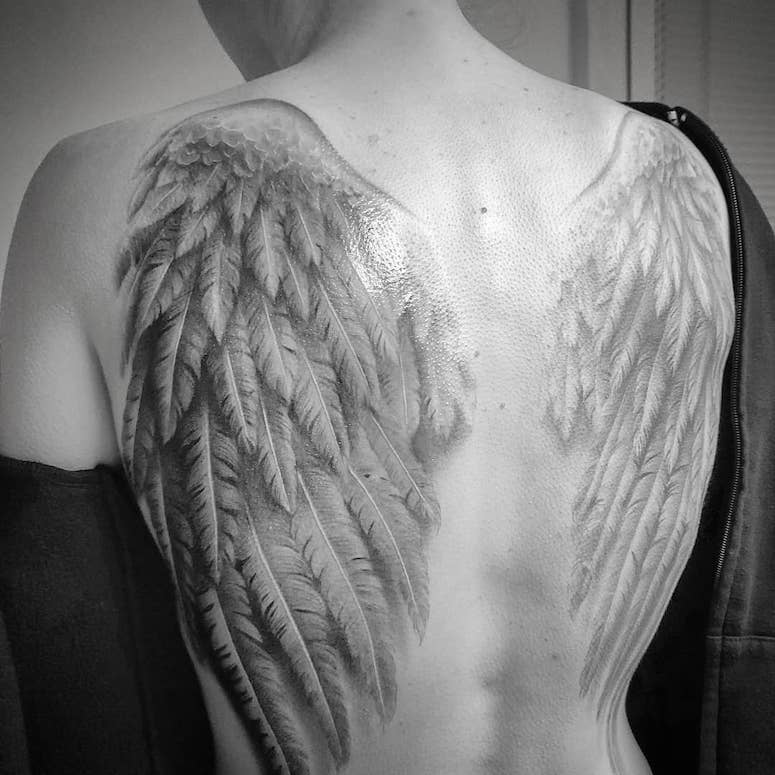 tattoo feminin ange 02