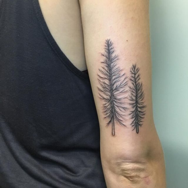 tattoo feminin arbre 07