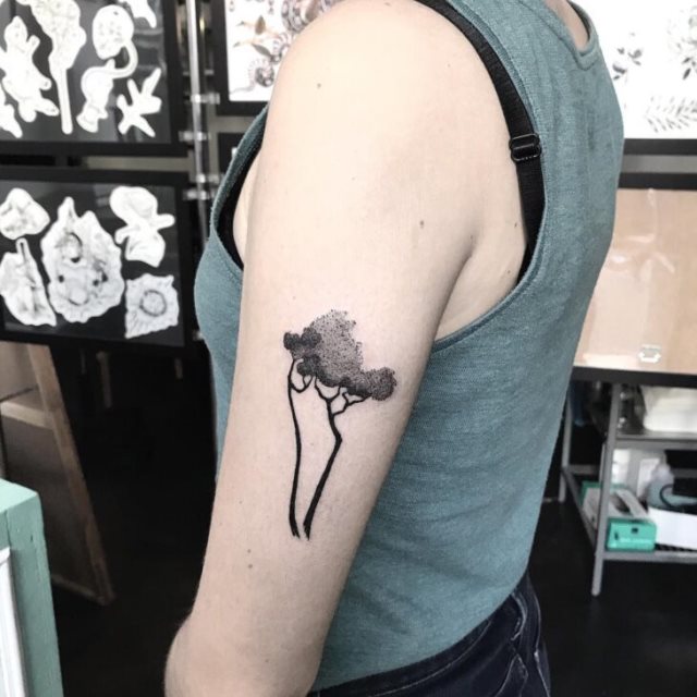 tattoo feminin arbre 13