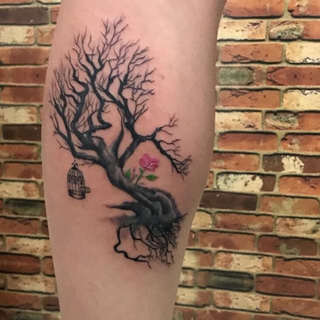 tattoo feminin arbre 50