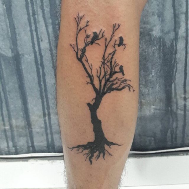 tattoo feminin arbre 54