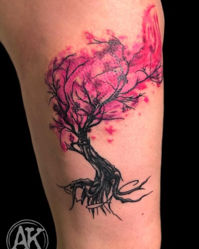 tattoo feminin arbre 75