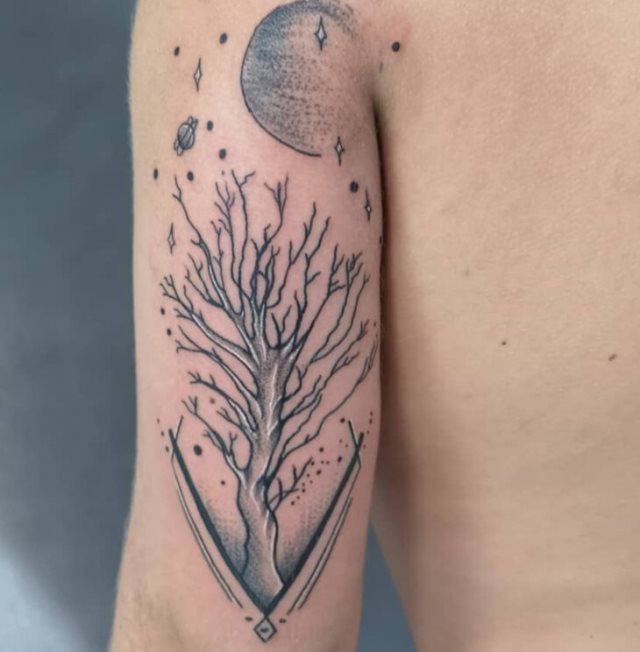 tattoo feminin arbre 77
