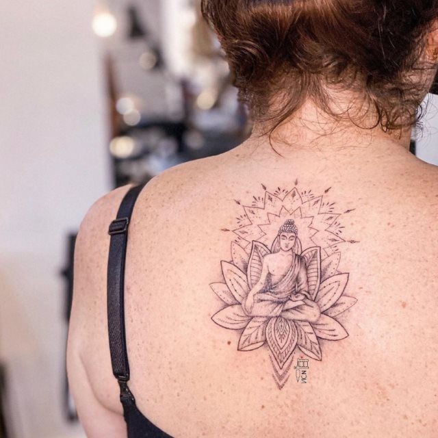 Tatouage Bouddha Femme Petit