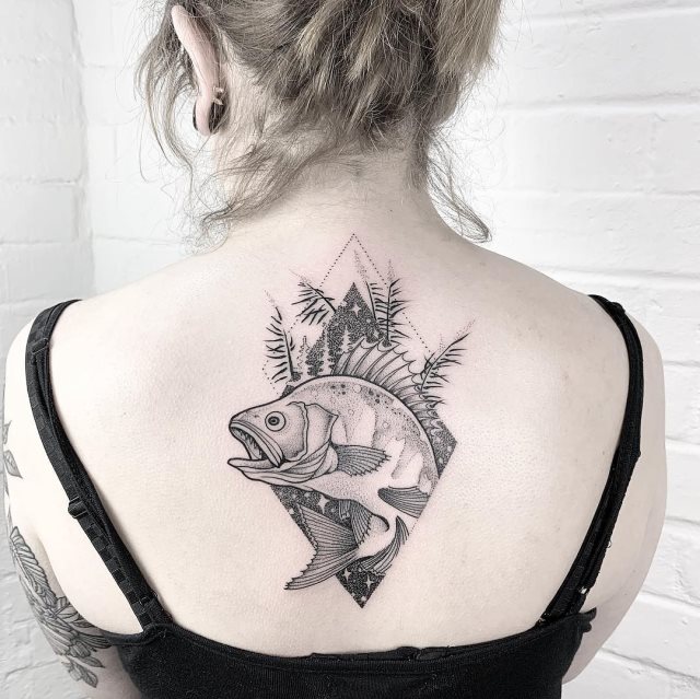 tattoo feminin de carpe 75