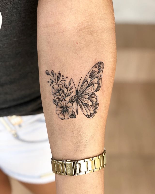 tattoo feminin de papillon 04
