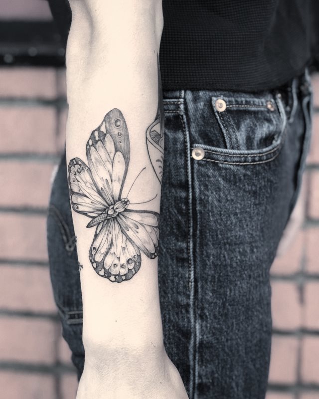 tattoo feminin de papillon 10