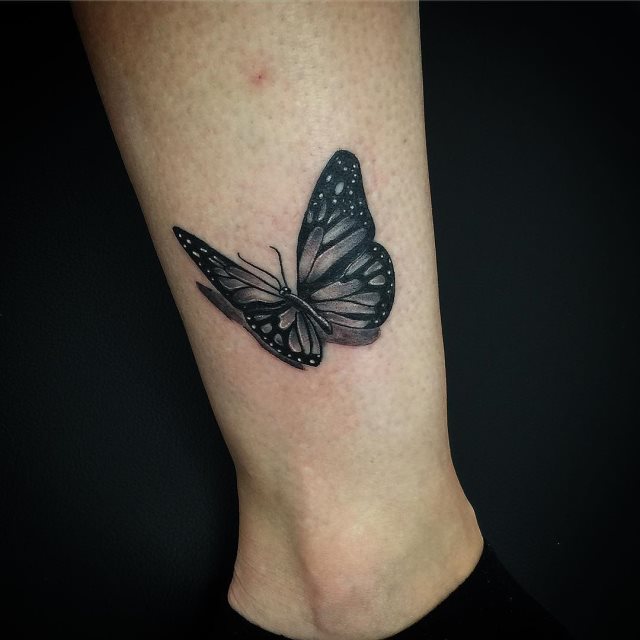tattoo feminin de papillon 119