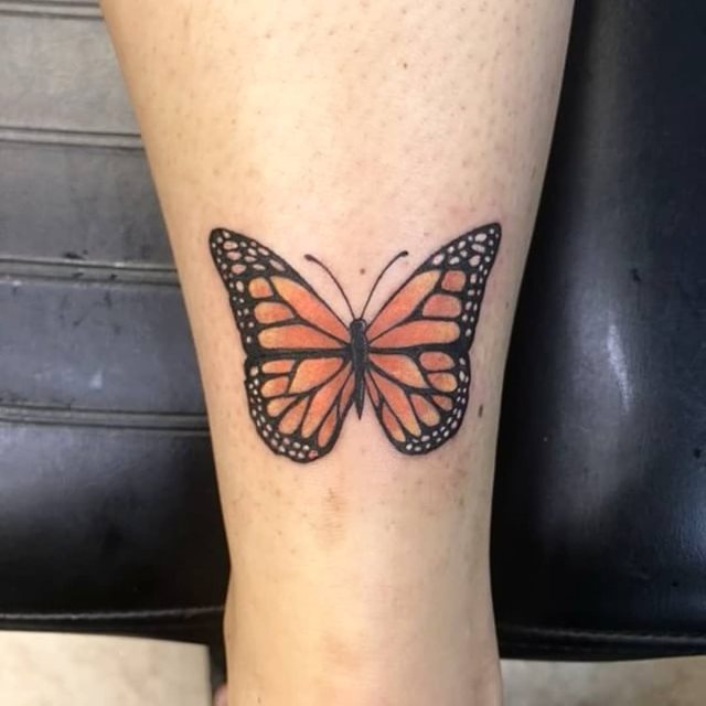 tattoo feminin de papillon 122