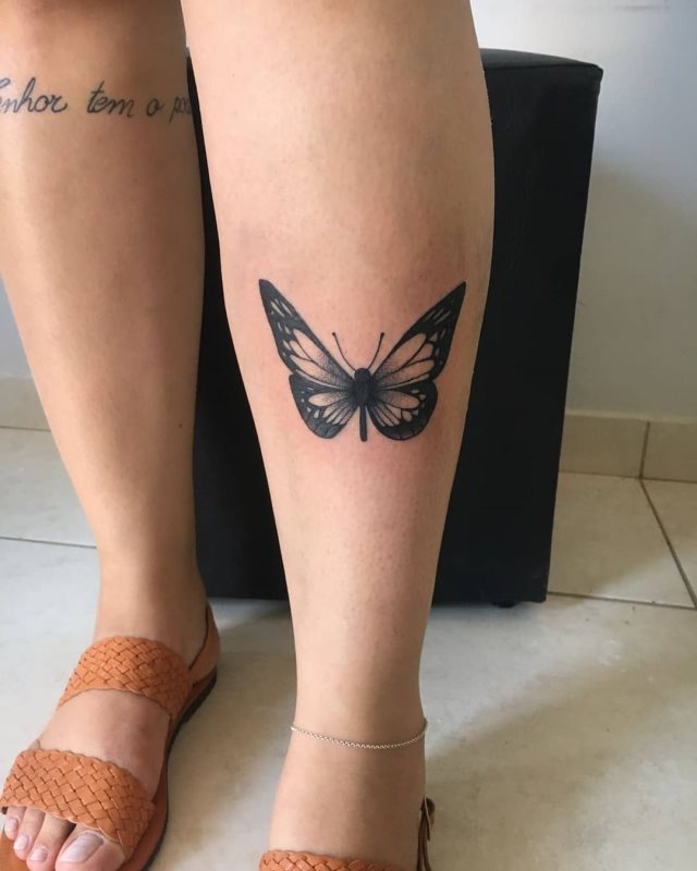 tattoo feminin de papillon 123