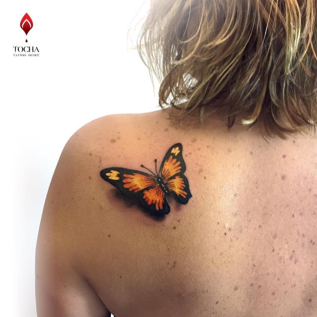 tattoo feminin de papillon 128