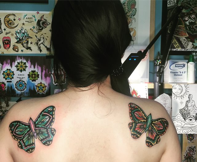 tattoo feminin de papillon 130