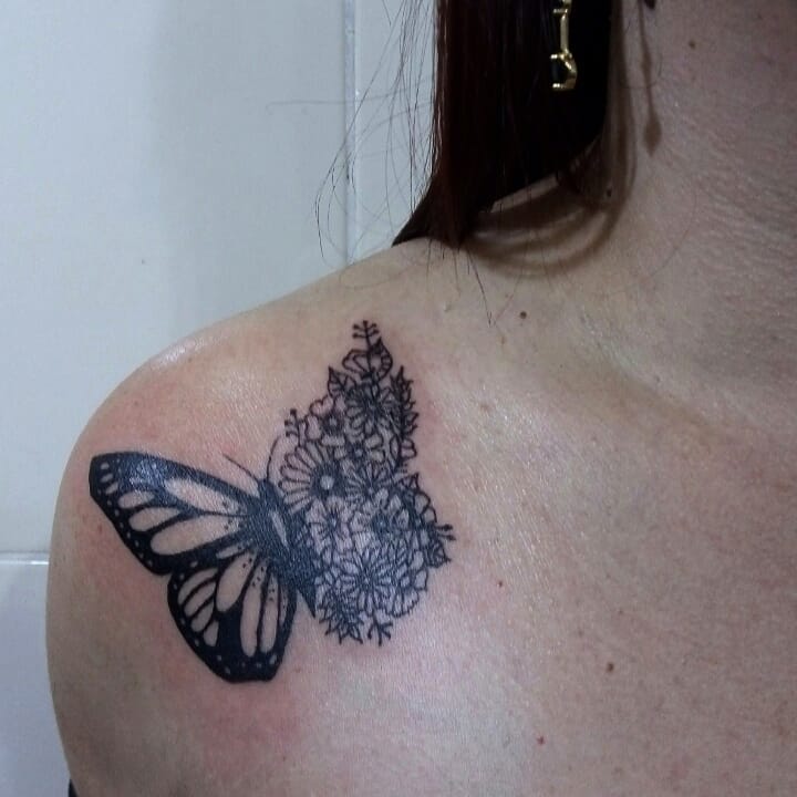 tattoo feminin de papillon 131