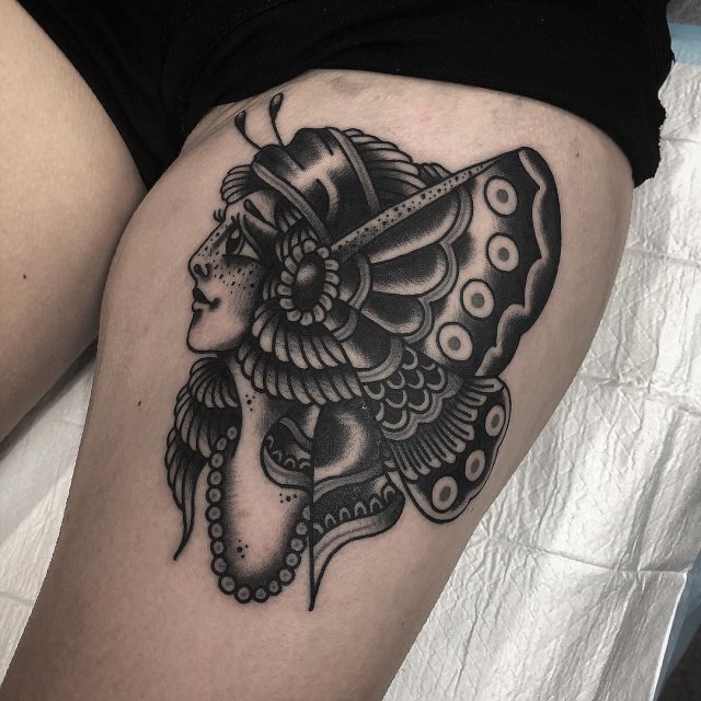 tattoo feminin de papillon 148