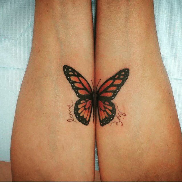 tattoo feminin de papillon 16