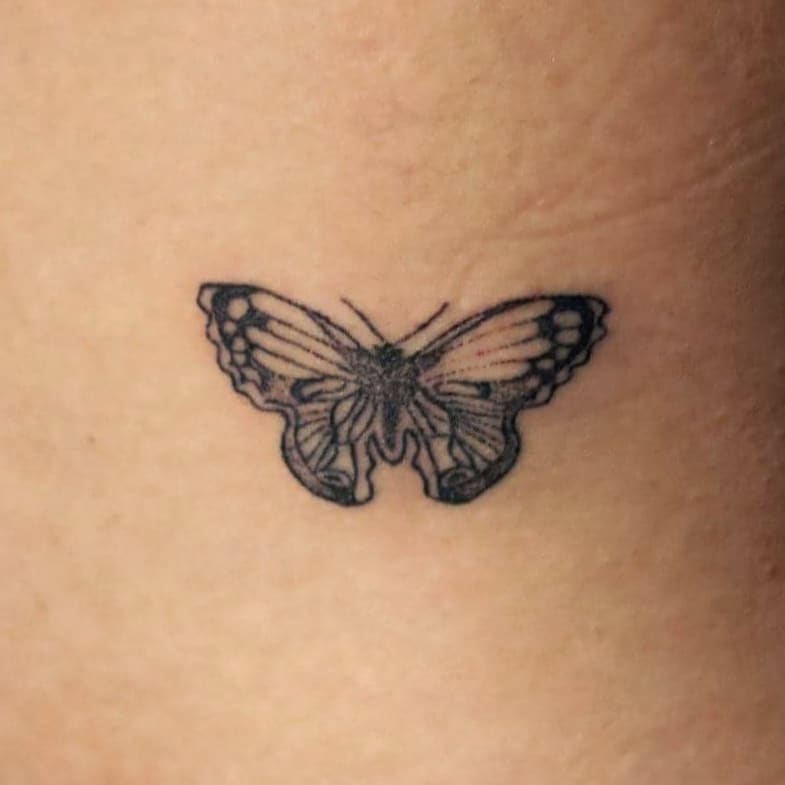 tattoo feminin de papillon 166