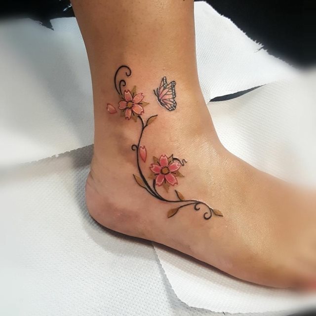 tattoo feminin de papillon 171