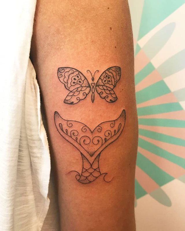 tattoo feminin de papillon 184