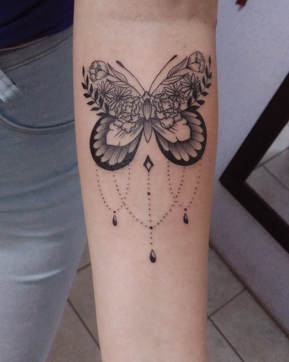 tattoo feminin de papillon 186