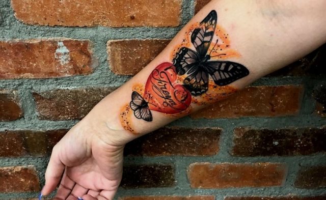 tattoo feminin de papillon 201