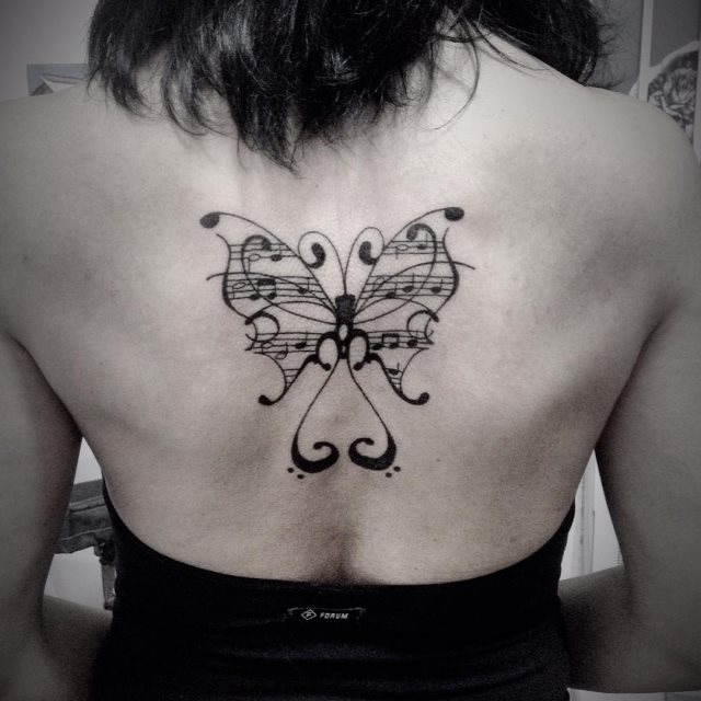 tattoo feminin de papillon 36