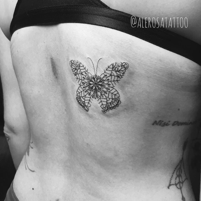 tattoo feminin de papillon 39