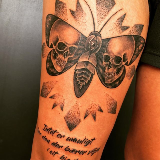tattoo feminin de papillon 56
