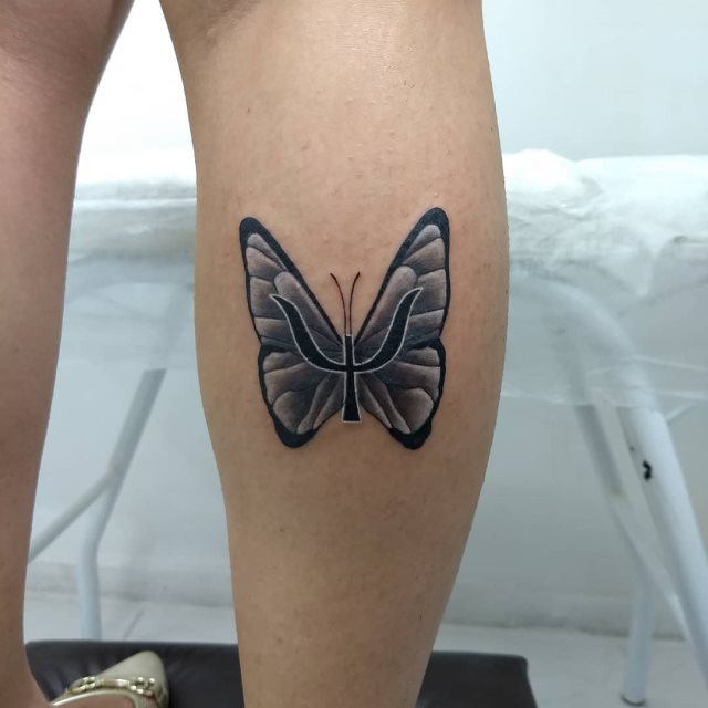 tattoo feminin de papillon 76