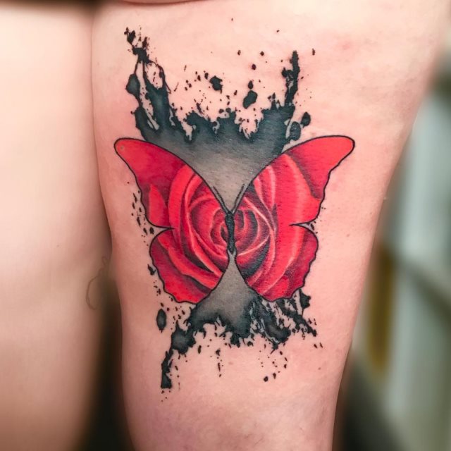 tattoo feminin de papillon 85