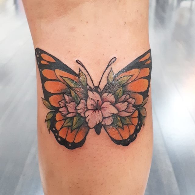 tattoo feminin de papillon 98