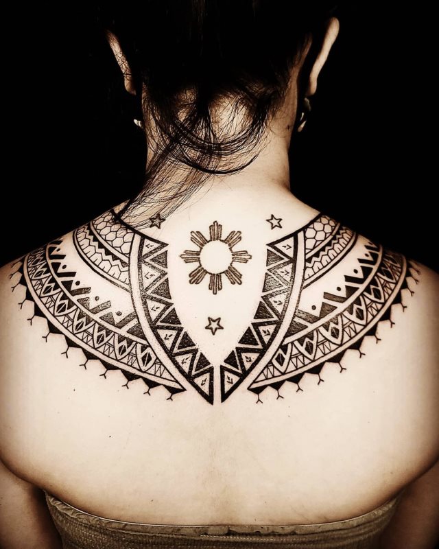 tattoo feminin de tribal 17