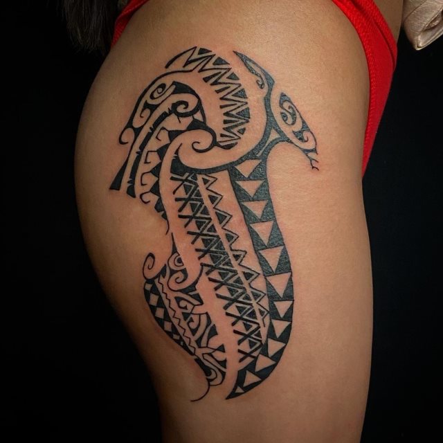 tattoo feminin de tribal 24
