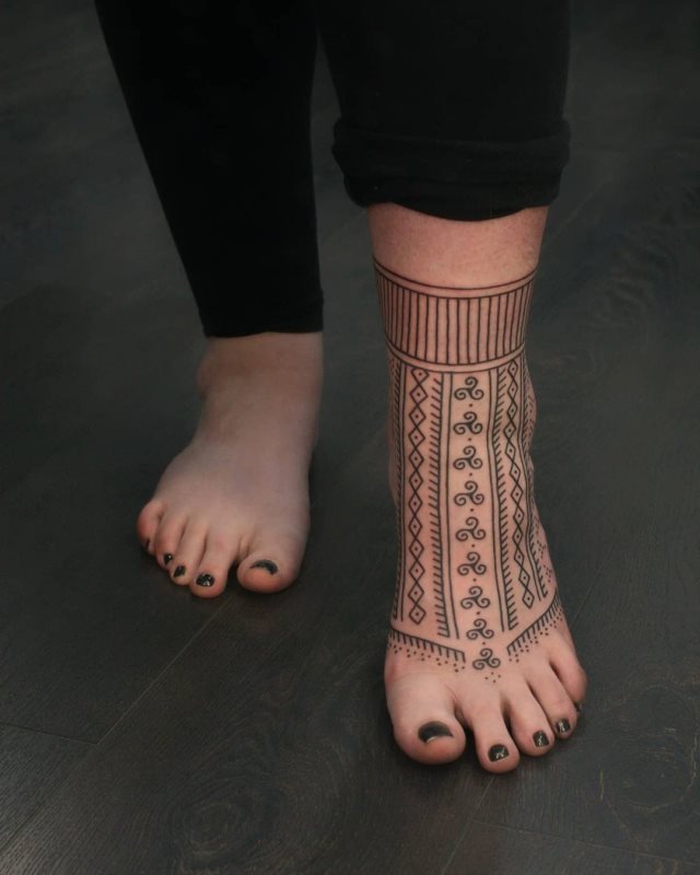tattoo feminin de tribal 39