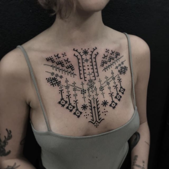 tattoo feminin de tribal 46