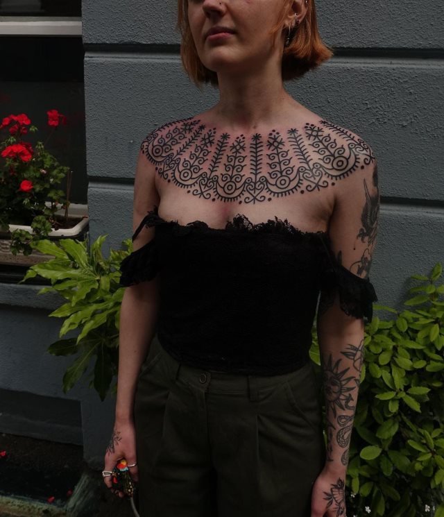 tattoo feminin de tribal 51