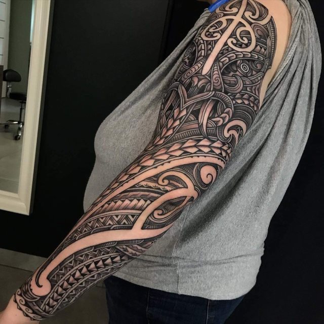 tattoo feminin de tribal 58