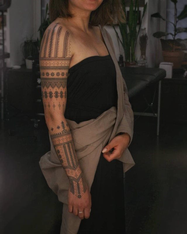 tattoo feminin de tribal 59