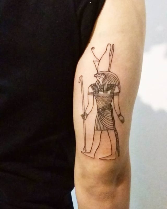 tattoo feminin egyptien 03