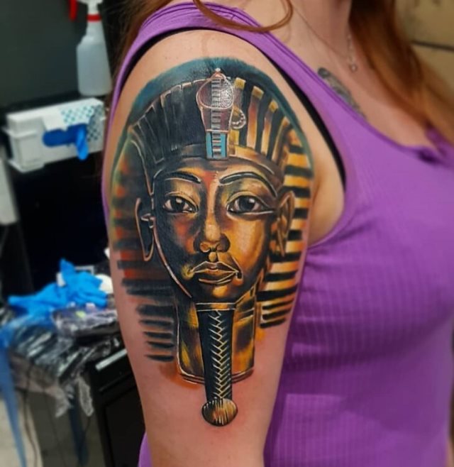 tattoo feminin egyptien 08