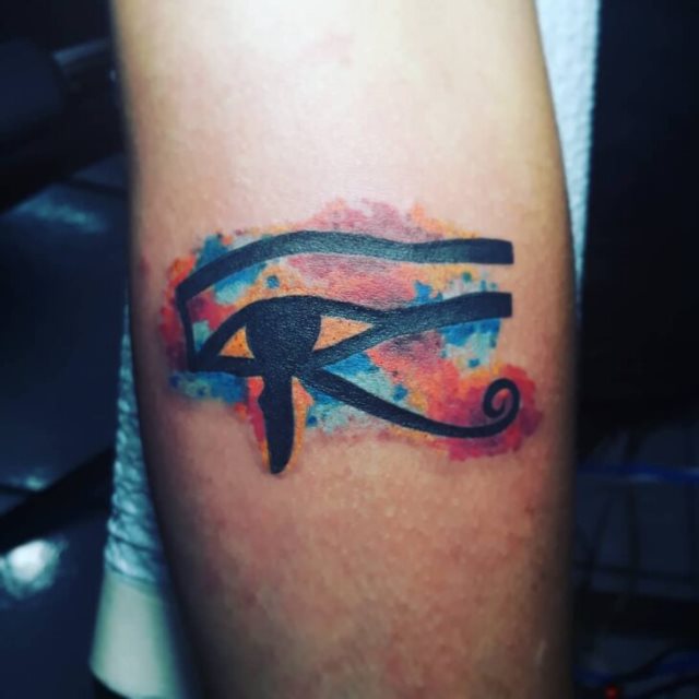 tattoo feminin egyptien 47