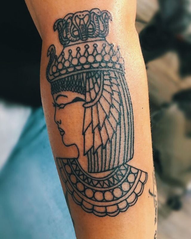 tattoo feminin egyptien 51