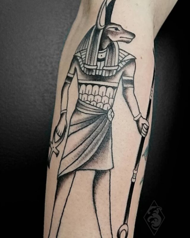 tattoo feminin egyptien 53