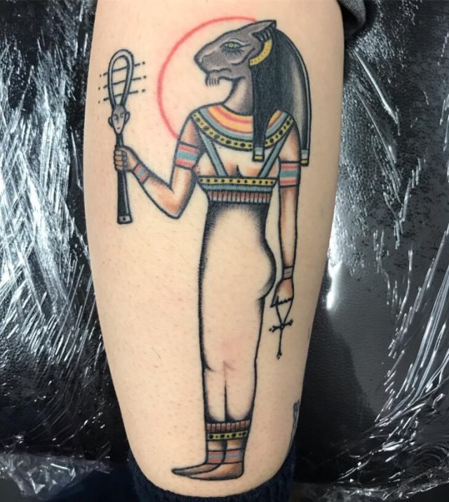 tattoo feminin egyptien 69