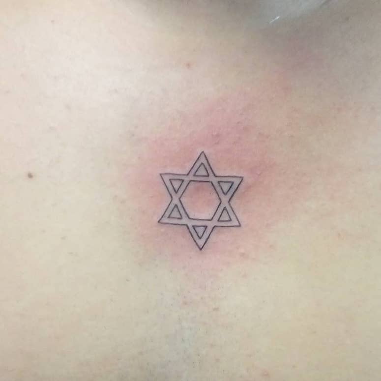 tattoo feminin etoile 03