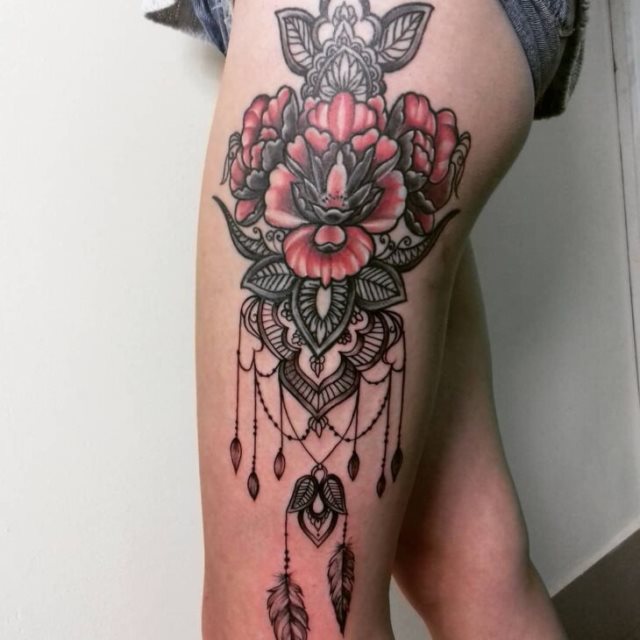 tattoo feminin hindou 79