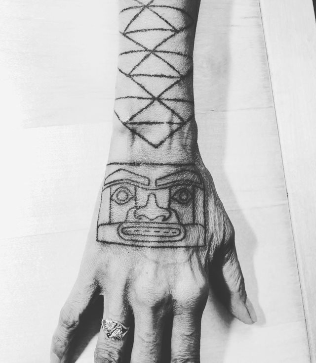 tattoo feminin indigenes 42
