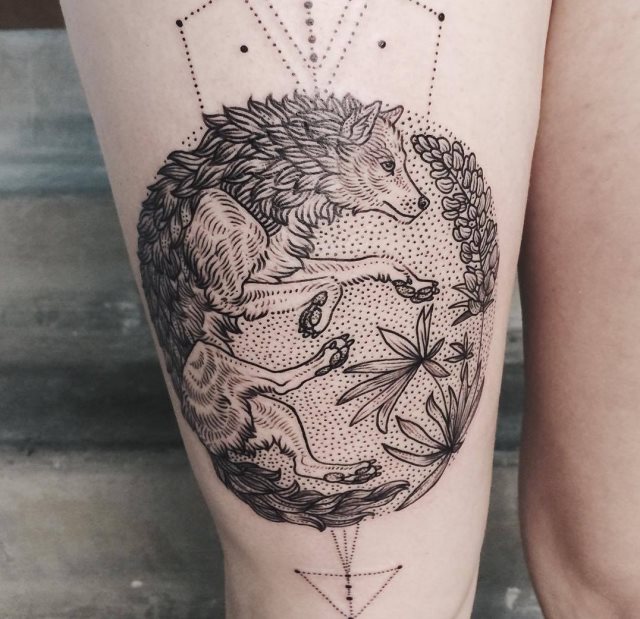 tattoo feminin loup 16